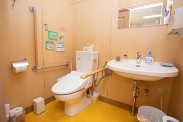 トイレは車いすも大丈夫な広さです