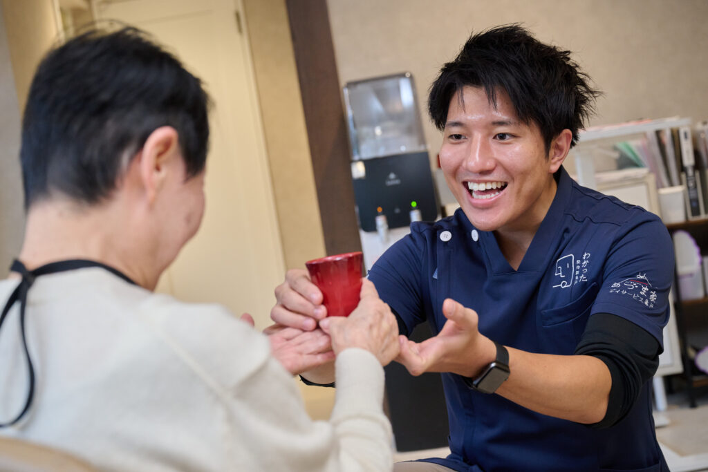 3Poデイサービス亀戸中央の統括をつとめる田所 伸啓(たどころ のぶひろ)